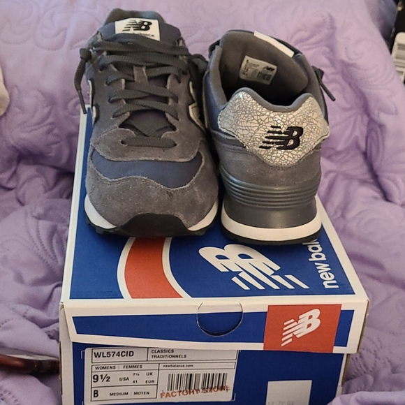 New Balance Shoes - Women's Dark Grey New Balance size 9.5